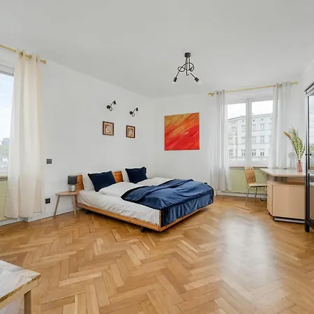 Przytulny Legionow Z Parkingiem By Renters Βρότσλαβ